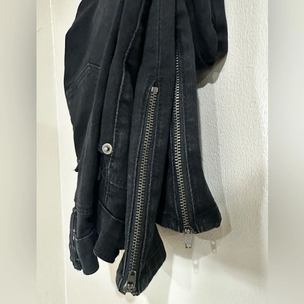 Black Women's Jeans
